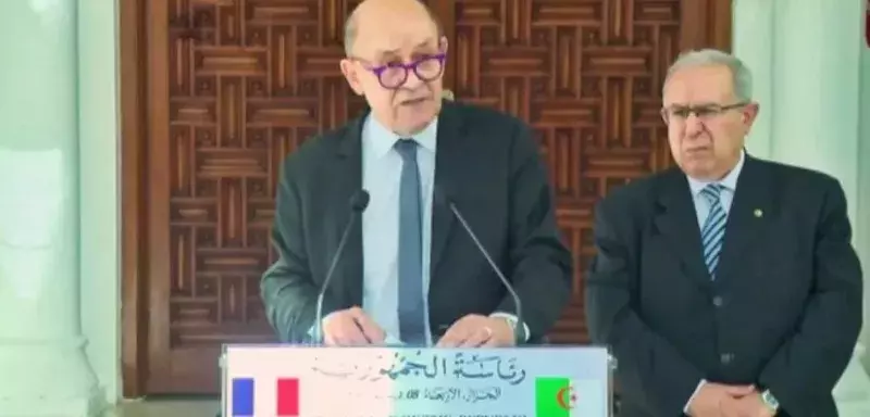 La visite de M. Le Drian vise à relancer la relation bilatérale après plus de deux mois d'une crise d'une rare gravité entre le pays nord africain et l'ancienne puissance coloniale,