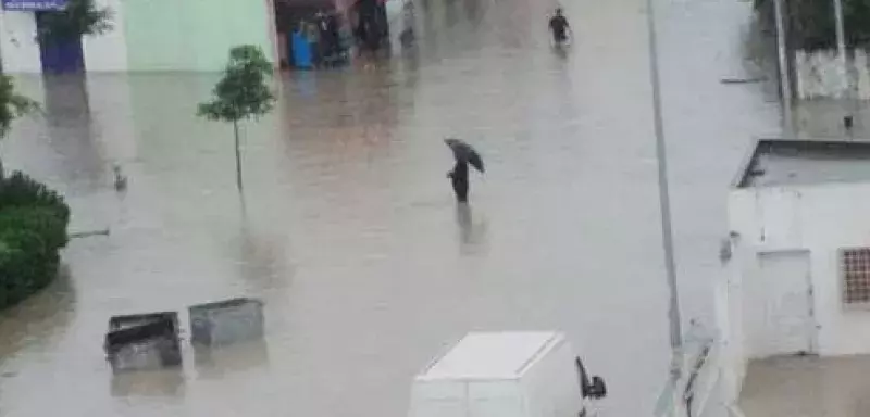  A Sfax le niveau des eaux a dépassé le niveau d'un mètre dans certains quartiers et zones peuplées et commerciales