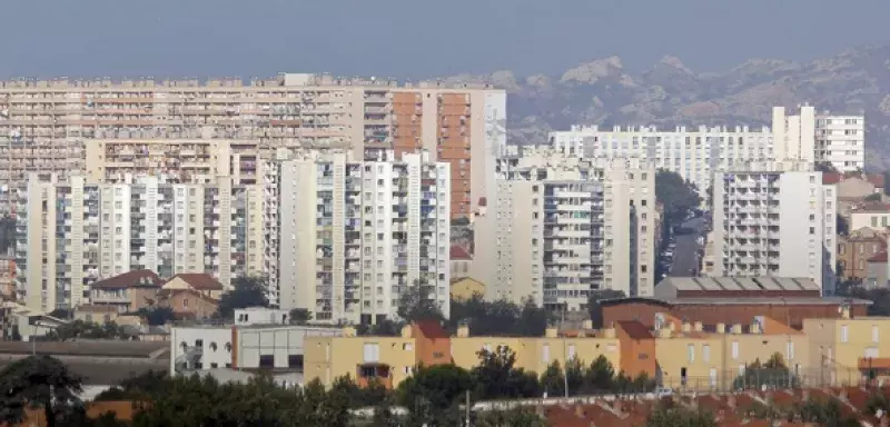 Les cités populaires sont plus que jamais dégoulinantes de misère, peuplées de jeunes chômeurs qui basculent naturellement dans la délinquance... (DR)