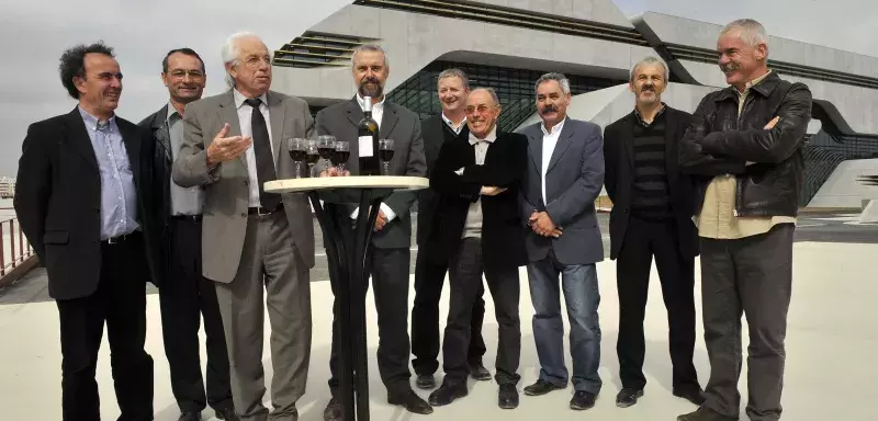 André Vézinhet, le patron du Département (ici, devant une dégustation œnologique), se lance lui aussi dans l'arène pour Montpellier 2014. (Photo d'archives - © Conseil Général de l'Hérault)