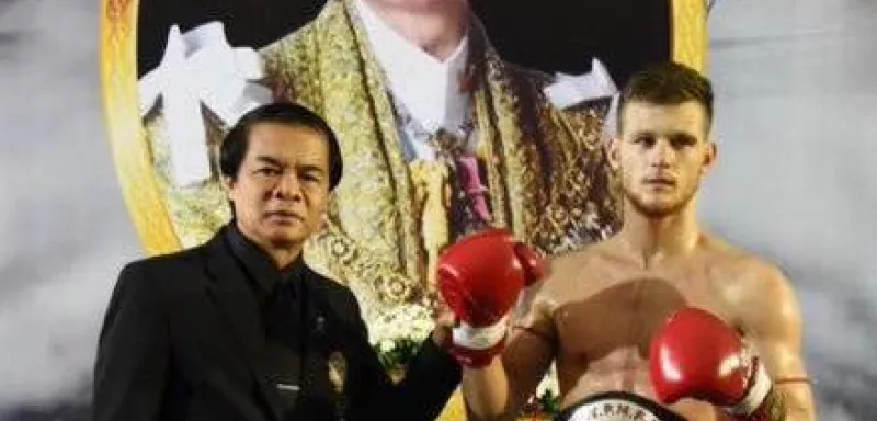 Les prochains objectifs de Jimmy Viennot, champion du monde de boxe thailandaise ? "Garder ma ceinture de champion du monde, enchaîner les galas, les gagner et aller victorieux jusqu’à la catégorie des 75 kg".