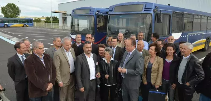 Sur la photo : Hamid RAHMOUNI troisième personne en partant de la gauche au premier rang... (DR)