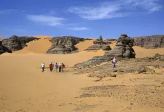  62 migrants clandestins africains sauvés dans le désert algérien 