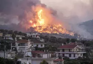 En Grèce,  le «plus gros incendie jamais enregistré» dans l'Union européenne