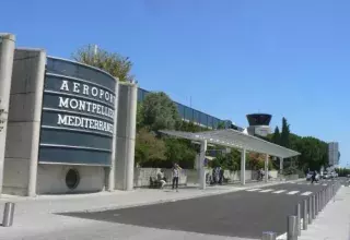 "Le Département de l’Hérault a suspendu le versement de sa subvention 2015 à l’association de promotion des flux touristiques car les services du contrôle de légalité de la préfecture de l’Hérault ont émis des réserves sur les aides des collectivités locales à des compagnies aériennes low cost au regard de la réglementation européenne."