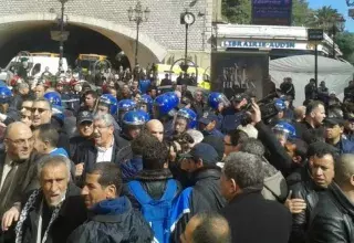 les manifestants bloqués à heuteur de la place Audin... (DR)