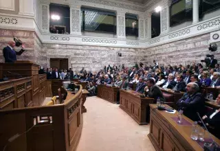 Georges Papandréou devant le parlement (Xinhua)