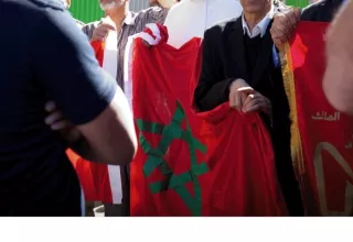 Les manifestants avaient organisé place du Trocadéro une parodie de cette cérémonie annuelle... (Photo: lereal.net)