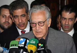 L'émissaire Lakhdar Brahimi annonçant la trêve... (Xinhua)