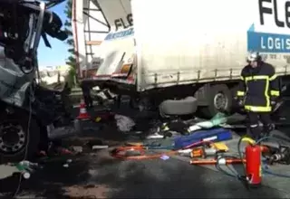 Deux poids lourds et deux voitures ont été impliqués dans l’accident qui a fait au moins un blessé et entraîné d’incroyables conditions de circulation. (Capture d'écran Midi Libre)