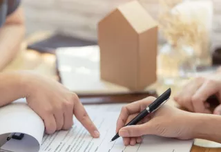 Une formalité en moins pour ceux qui désirent empreinter pour acheter leur résidence ou tout simplement investir dans l'immobilier! (Photo : DR) 