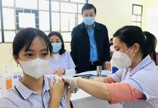 Parmi les 120 enfants, 17 ont eu des réactions graves, mais leur état de santé s'est stabilisé et ils continuent d'être suivis à l'hôpital (PHOTO : DR) 