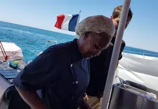 Et la gagnante  est... Leila Lucilius ! Respect également à Chouki Benkessiouer qui n'a pas démérité, loin de là, à bord du Catamaran Lucile !