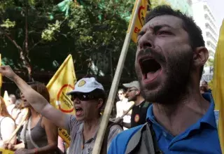  "Toutes ces mesures vont affecter profondément les Grecs car tout est aboli, les droits du travail et tout ce qui a été gagné à la sueur des combats... " (Photo archives Xinhua)