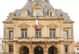 Face à la politique du président Macron, la Ville de Frontignan - la Peyrade met en vente son hôtel de Ville sur leboncoin.fr.