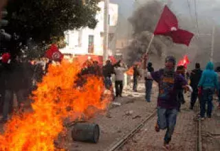 Tunisie: un jeune homme s'immole par le feu