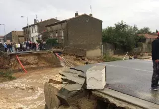 A Villegailhenc, petite commune de l’Aude, où plusieurs personnes sont décédées. (Capture d’écran Twitter/Marie-Pierre Vieu)