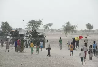 de nombreux professeurs ont déserté la région du Nord où se déroulent les combats... (Xinhua)