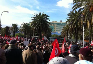 Tunisie : une marche pacifique pour les libertés et la relance économique