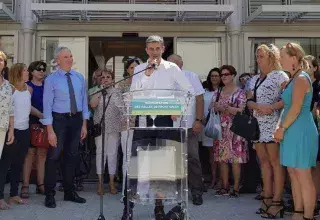Le député Nicolas Démoulin était le 23 juillet à la Ville de Frontignan au côté du maire Pierre Bouldoire pour l’inauguration des halles de Frontignan et les rapports étaient cordiaux. (DR)