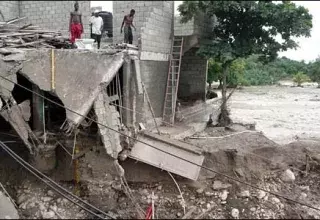 Matthew a découpé les paysages, brisé des ponts, défoncé et inondé des routes, éventré des bâtisses... (DR)