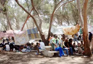 des réfugiés Africains détenus dans le camp de Holot, prison à ciel ouvert... (DR)