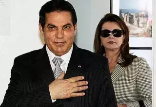 Dans une autre affaire, le tribunal militaire de Tunis a condamné mercredi à l'aube Ben Ali par contumace à 20 ans...