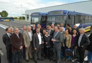 Sur la photo : Hamid RAHMOUNI troisième personne en partant de la gauche au premier rang... (DR)