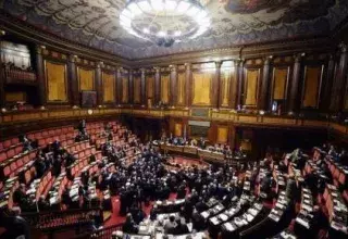 le sénat Italien (DR)