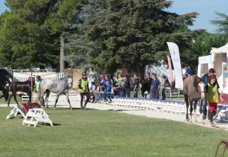 Bilan commercial très positif pour la Grande Semaine d'Uzès avec un record commercial battu à plat de couture. (© Ph. Ferrer)