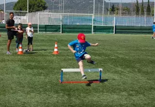 Une petite fête très sportive pour les enfants invités du MGA ce 30 juin sur le stade de Mireval